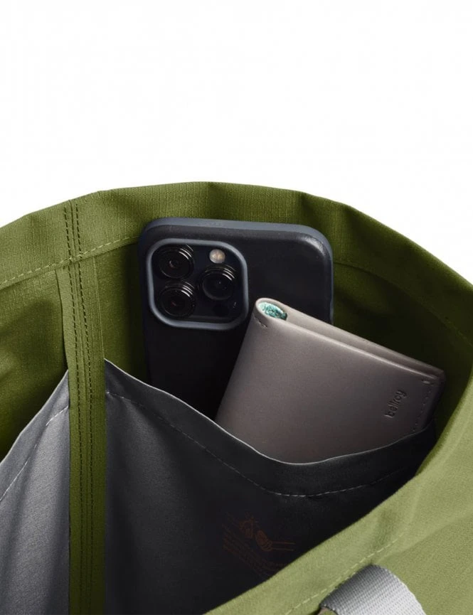 Bellroy City 10L Tote Bag Green Ranger – Eco-Friendly Recycled Unisex Shoulder Bag 8 Bellroy City 10L Tote Bag Green Ranger – Eco-Friendly Recycled Unisex Shoulder Bag - Image 6