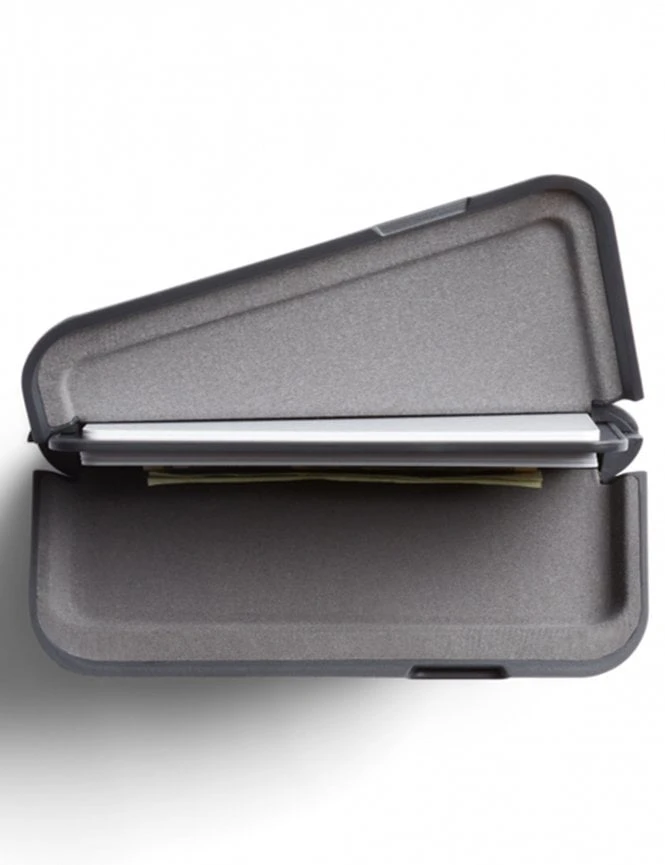 Bellroy Flip Case (2nd Edition) - Terracotta Leather Slim Magnetic Wallet 8 Bellroy Flip Case (2nd Edition) - Terracotta Leather Slim Magnetic Wallet - Image 6