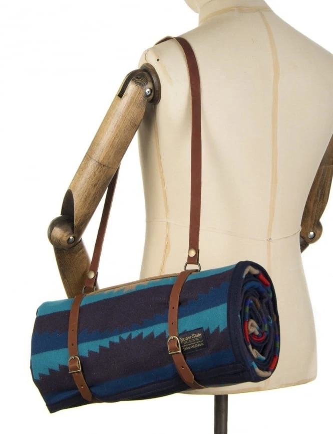 Pendleton Jacquard Unnap Robe in Aegean with Leather Carrier - Versatile Travel Robe & Blanket 3 Pendleton Jacquard Unnap Robe in Aegean with Leather Carrier - Versatile Travel Robe & Blanket