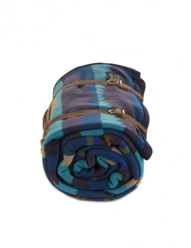 Pendleton Jacquard Unnap Robe in Aegean with Leather Carrier - Versatile Travel Robe & Blanket 4 Pendleton Jacquard Unnap Robe in Aegean with Leather Carrier - Versatile Travel Robe & Blanket - Image 2