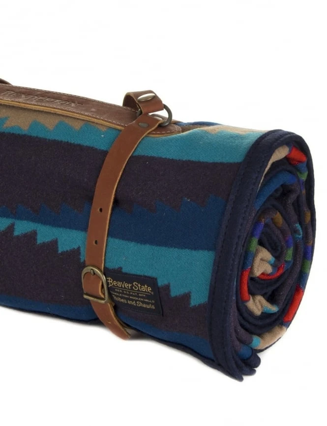 Pendleton Jacquard Unnap Robe in Aegean with Leather Carrier - Versatile Travel Robe & Blanket 5 Pendleton Jacquard Unnap Robe in Aegean with Leather Carrier - Versatile Travel Robe & Blanket - Image 3