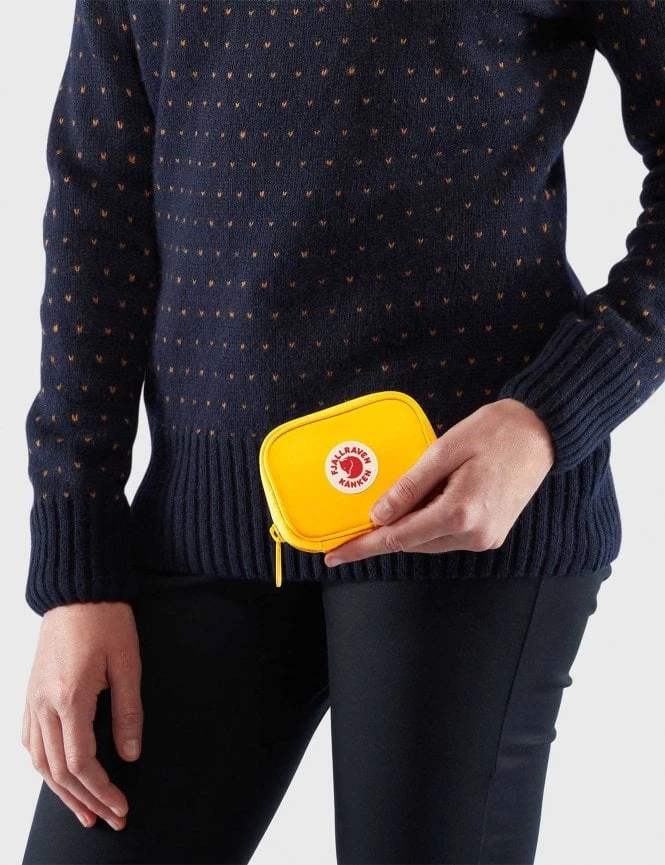 Fjallraven Kanken Card Wallet – Ox Red – G-1000 HeavyDuty Eco S Zip Wallet 6 Fjallraven Kanken Card Wallet – Ox Red – G-1000 HeavyDuty Eco S Zip Wallet - Image 4