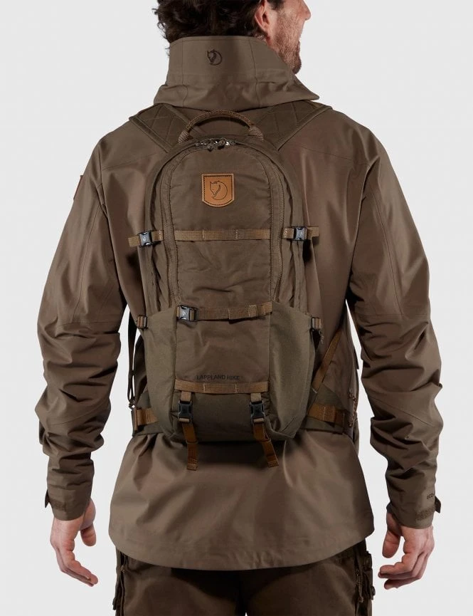 Fjallraven Lappland Hiking 15L Backpack - Dark Olive Sustainable Wool Back Plate Daypack 5 Fjallraven Lappland Hiking 15L Backpack - Dark Olive Sustainable Wool Back Plate Daypack - Image 3