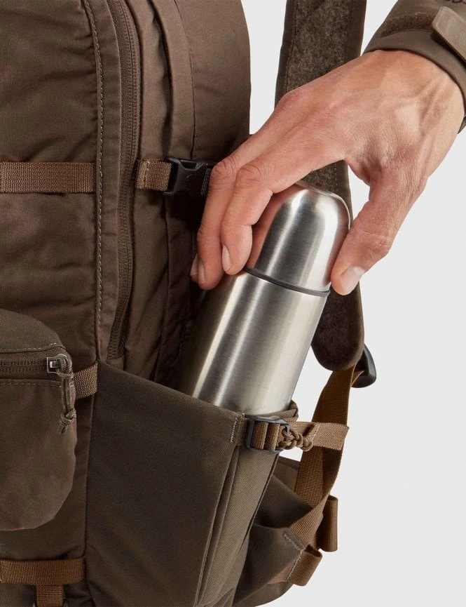 Fjallraven Lappland Hiking 15L Backpack - Dark Olive Sustainable Wool Back Plate Daypack 6 Fjallraven Lappland Hiking 15L Backpack - Dark Olive Sustainable Wool Back Plate Daypack - Image 4