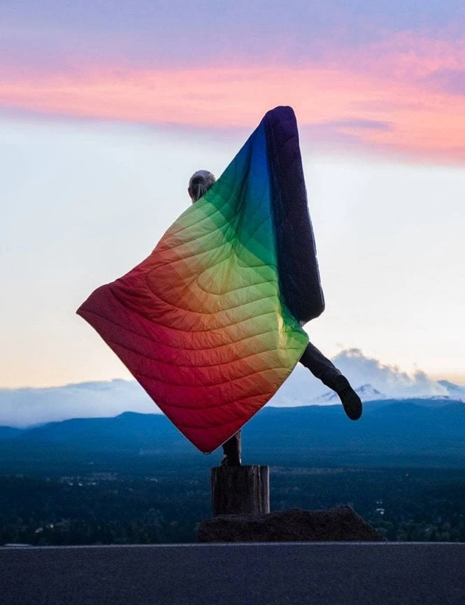 Rumpl Original Puffy Blanket in Rainbow Fade – Technical Insulated Camping Blanket 7 Rumpl Original Puffy Blanket in Rainbow Fade – Technical Insulated Camping Blanket - Image 5