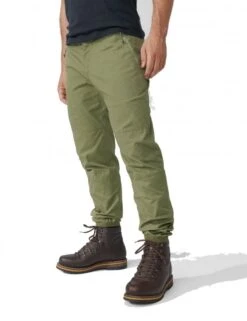Fjallraven Vardag Trousers - Green -Fatbuddha Store vardag trousers green p32107 109434 medium