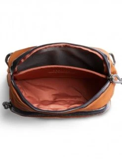 Bellroy Venture 1.5L Pouch in Bronze – Sustainable Water-Resistant EDC Crossbody Bag -Fatbuddha Store venture 1 5l pouch bronze p35754 117170 medium