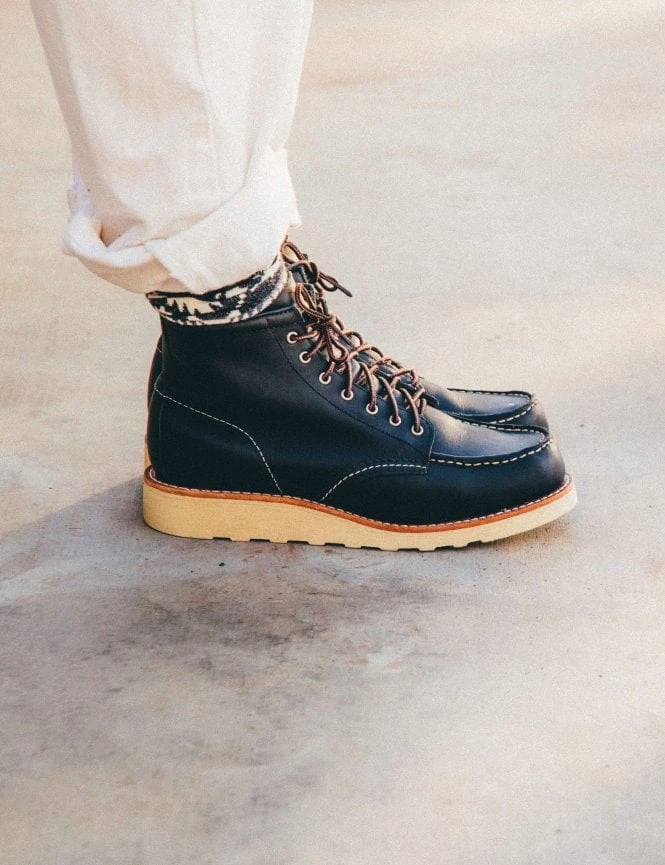 Women's 3373 Heritage 6" Moc Toe Boot - Black Boundary Leather 8 Women's 3373 Heritage 6" Moc Toe Boot - Black Boundary Leather - Image 6