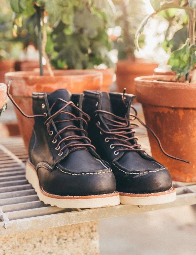 Women's 3373 Heritage 6" Moc Toe Boot - Black Boundary Leather 9 Women's 3373 Heritage 6" Moc Toe Boot - Black Boundary Leather - Image 7